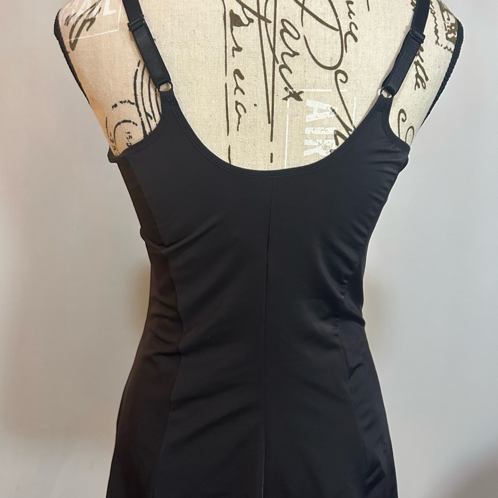 Maidenform Black Lace Wear your own bra Torsette. Medium - Picture 6 of 9